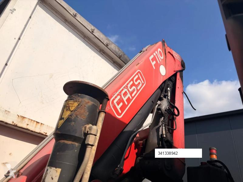 Renault 270 FASSI KRAAN + PALFINGER LAADKLEP truck
