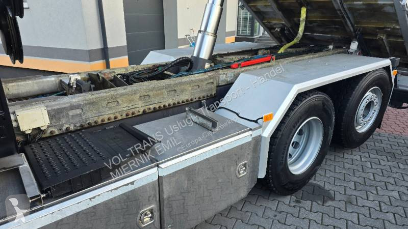 Kamion Volvo 460