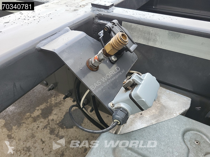 Volvo 420  6X2 ADR Full-Air Lift+Steering Axle...