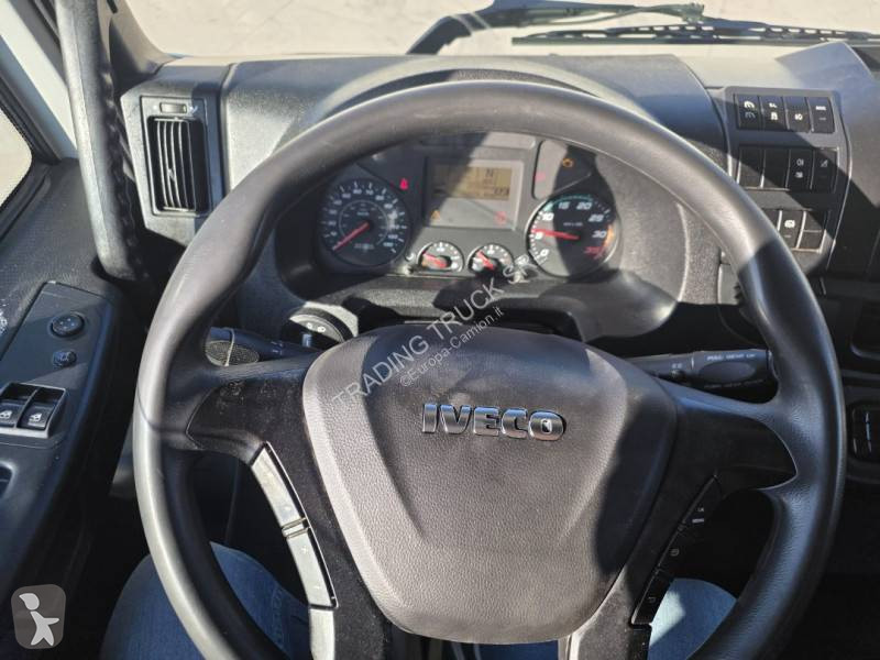 Iveco 180E32 truck