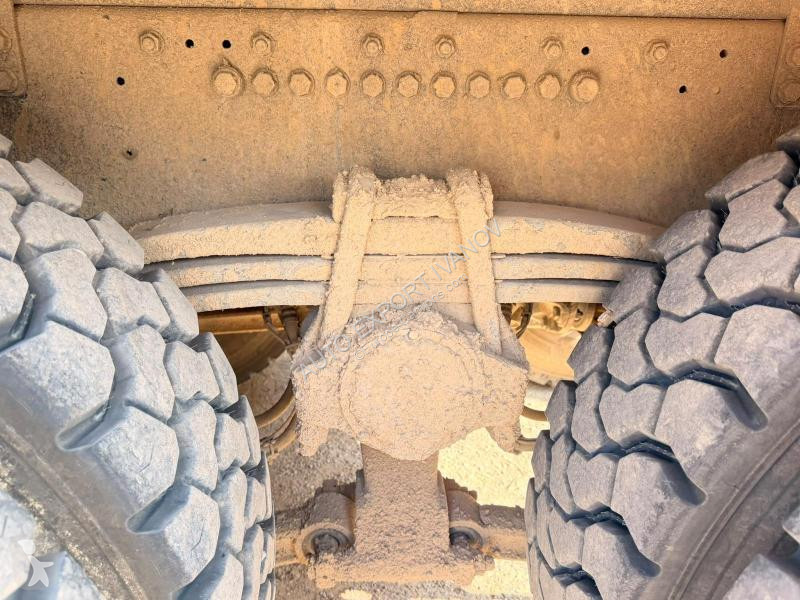 Iveco 480 truck