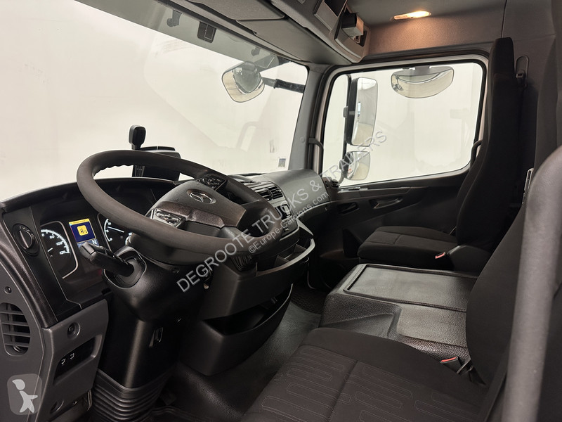 Kamion Mercedes 1221