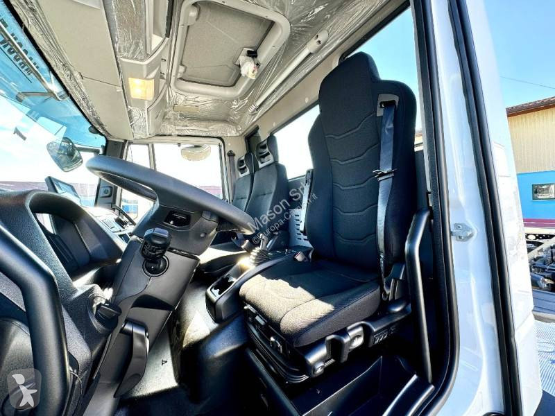 Iveco 180E32 truck