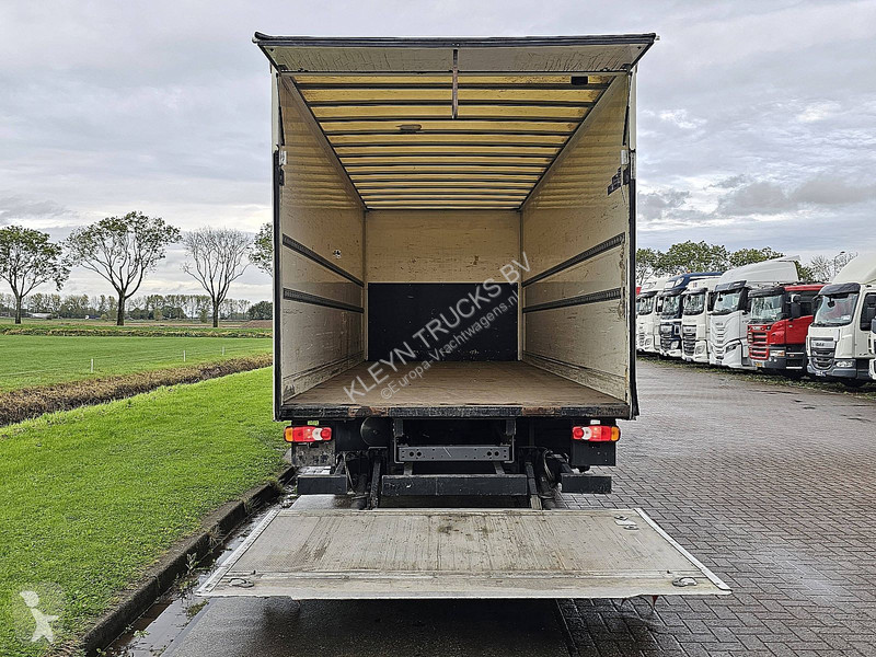 شاحنة DAF 210 12T