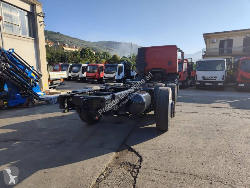 Iveco AD 260 S 31 truck