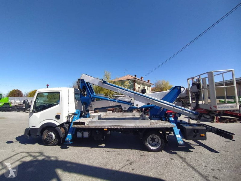 Camião Nissan hx195