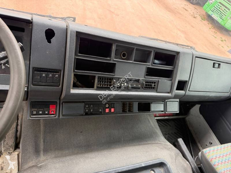 Teherautó Renault 300 Manager