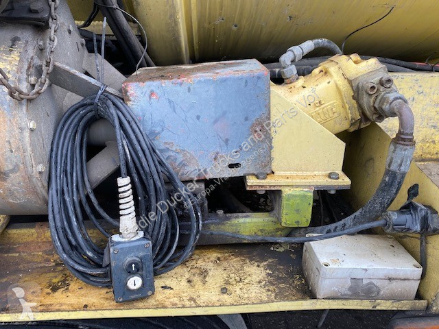 Lastbil  FLOOR 17-28 VACUUM TRAILER