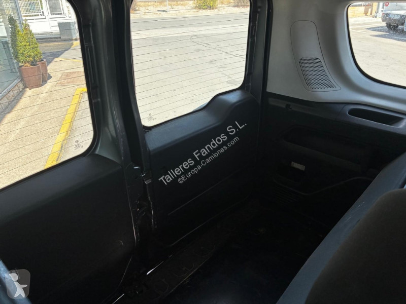 عربة نفعية Fiat Doblo