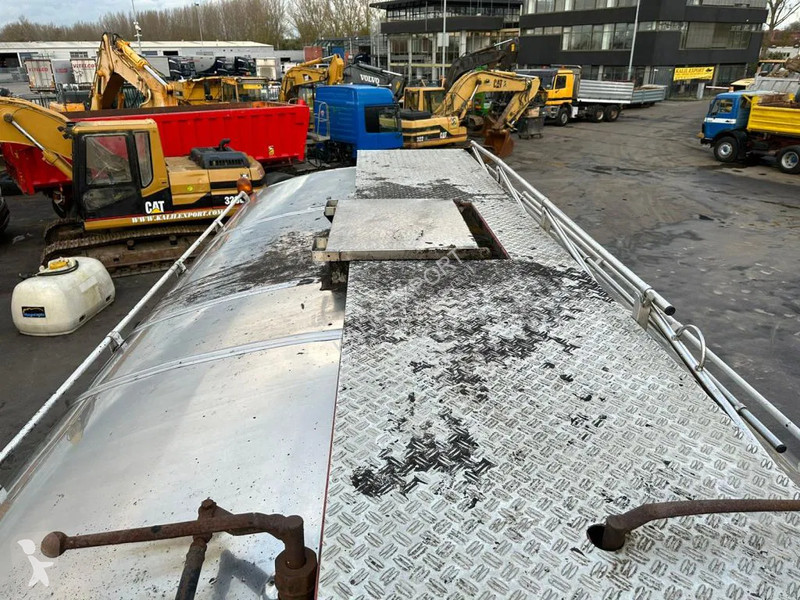 Camion Mercedes 2428 Bitumen Sprayer 11.000L...