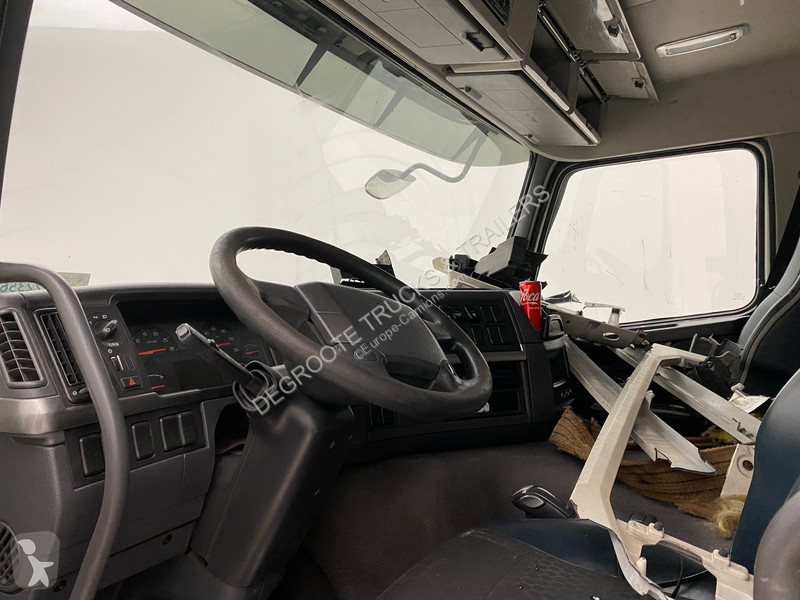Vrachtwagen Volvo 330