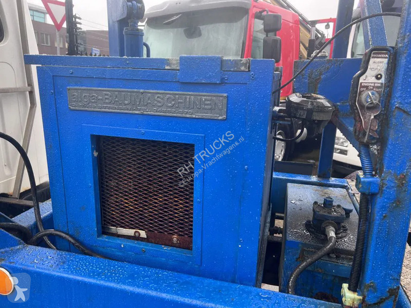 Vrachtwagen International 4600 4x2 210HP +...