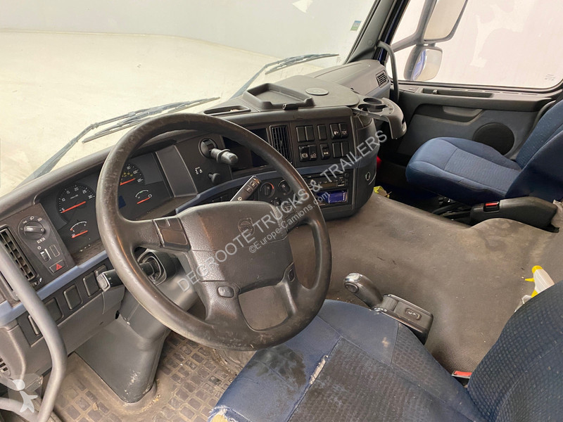 Camion Volvo 300 - 6x2