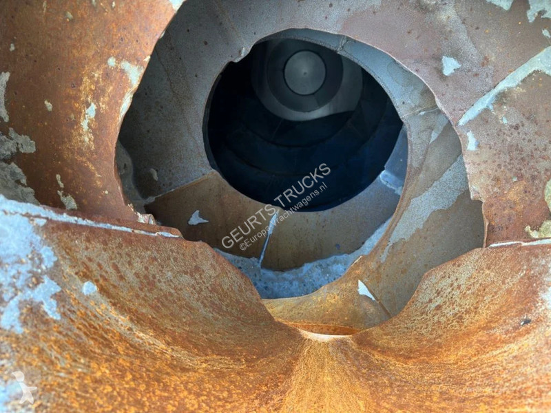 Camión Volvo 8X4 + STETTER 9 M3 MIXER/MISCHER +...