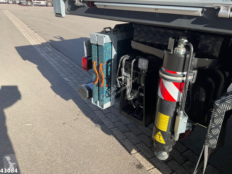 Camion Volvo 10x4 Fassi 215 Tonmeter laadkraan...