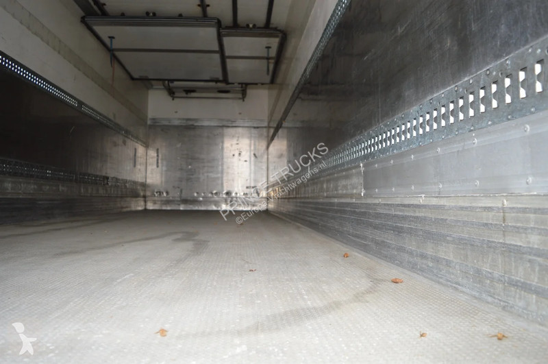 Camion Volvo * EURO5 * CARRIER SUPRA 950MT * 4X2 *