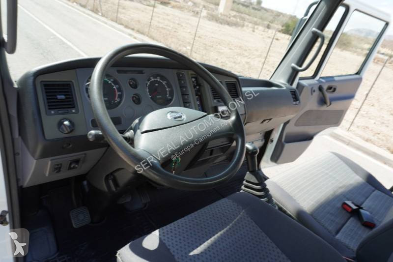 Camião Nissan