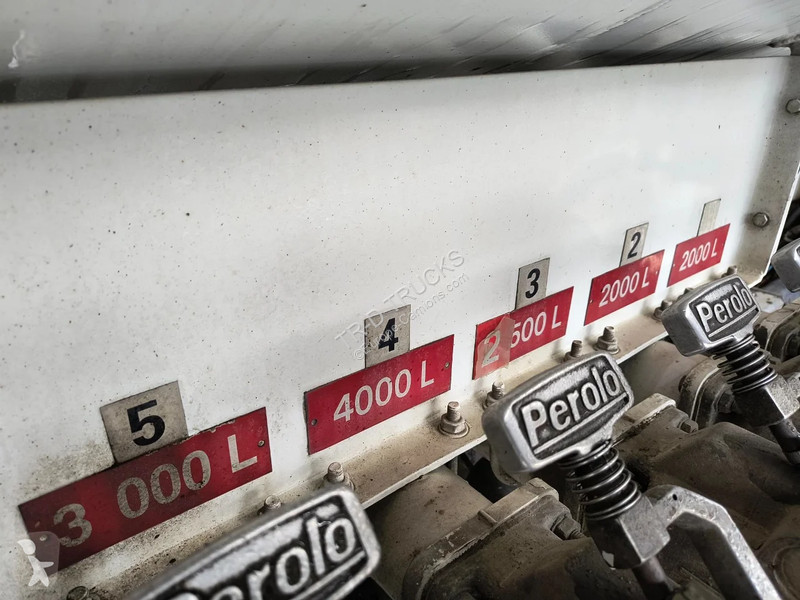 Camion Renault 270 13500L FUEL / CARBURANT...