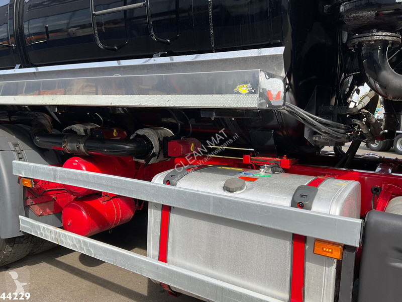 Camion Scania 440 6x4 Saugwagen