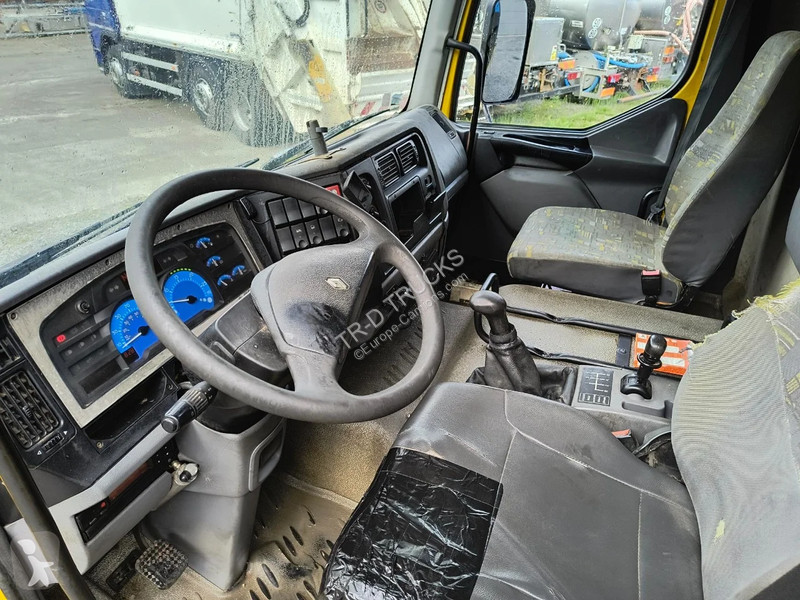 Camion Renault 220 10500L FUEL / CARBURANT - 4...