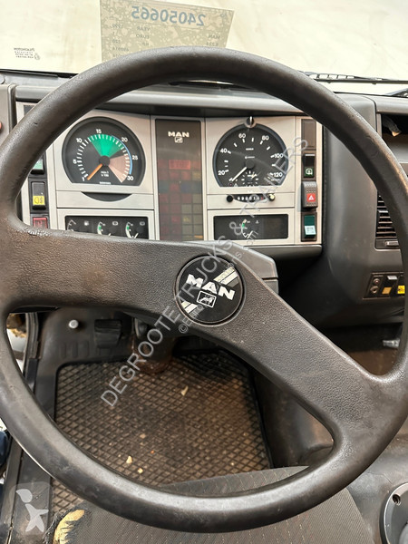 Camion MAN 8.224