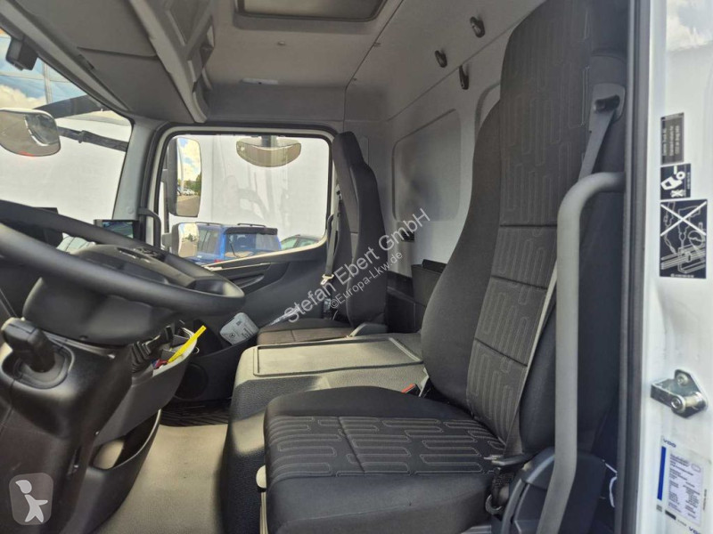 Kamion Mercedes 818 L Koffer, 4 Stück vorhanden