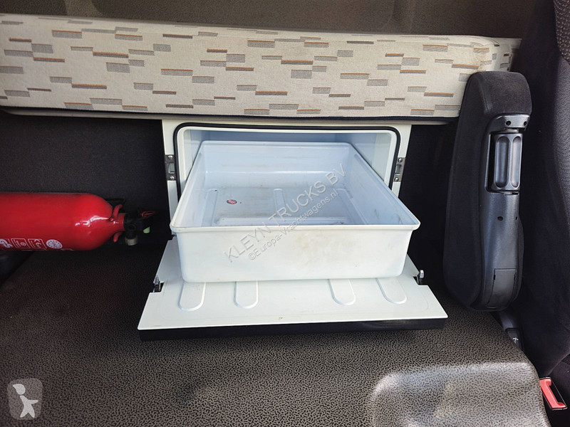 Camión DAF 290 FA SPACECAB