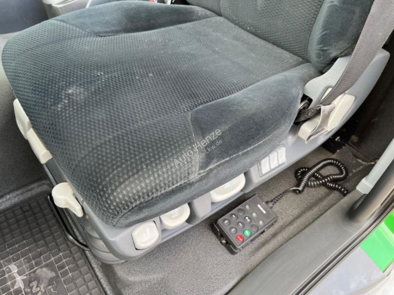 Camion MAN TG-L 12.220 4x2 BL Standardkoffer...