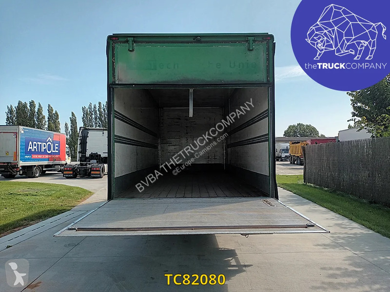 Kamion Mercedes 1018