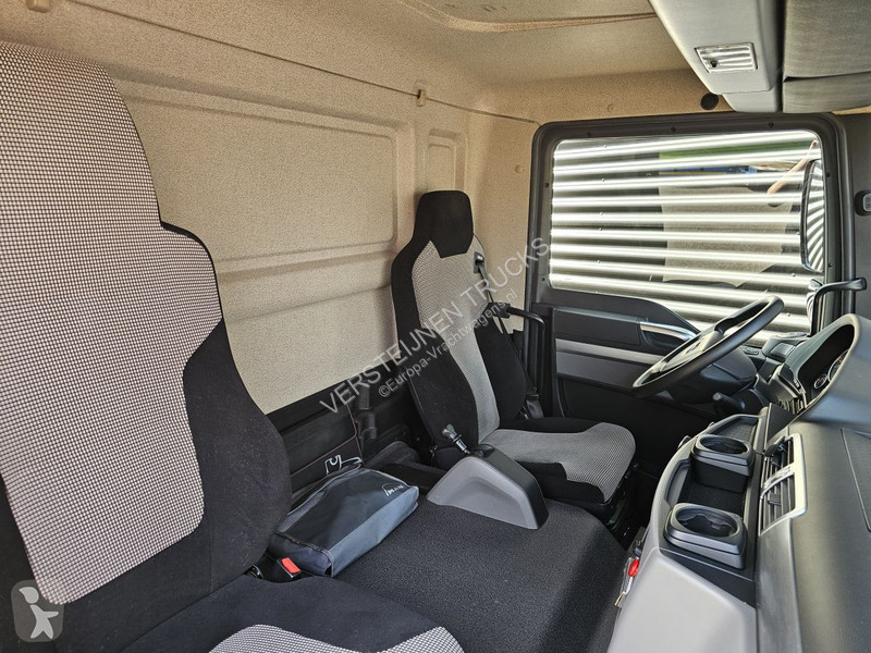 Camión MAN TGM / 6x2-4 / LBW / 6000kg TAIL LIFT