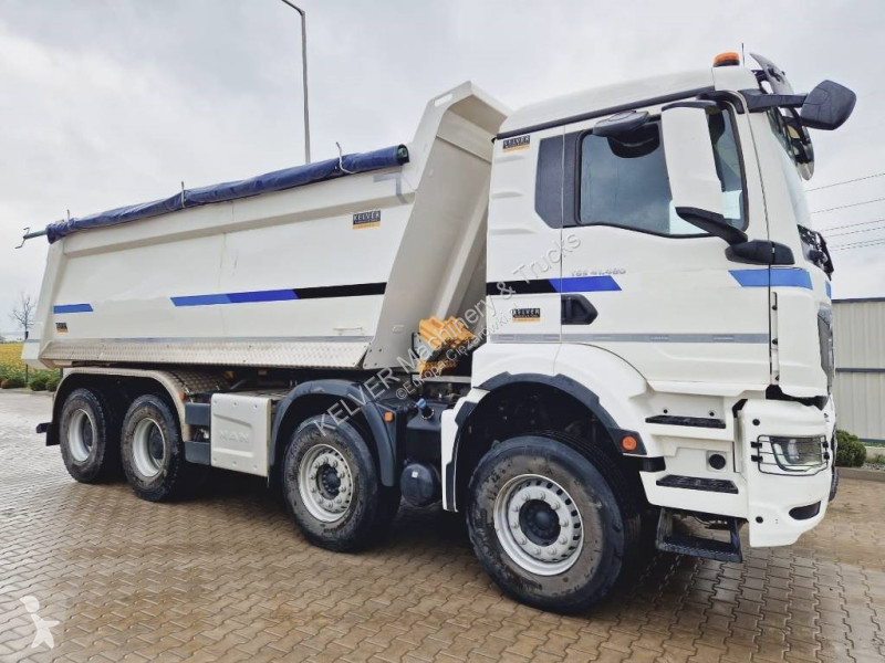 Camión MAN TGS 8x4 kipper