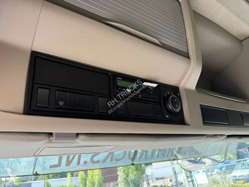 Kamion Volvo 460 8X4 PALFINGER PK53002 + FLY...