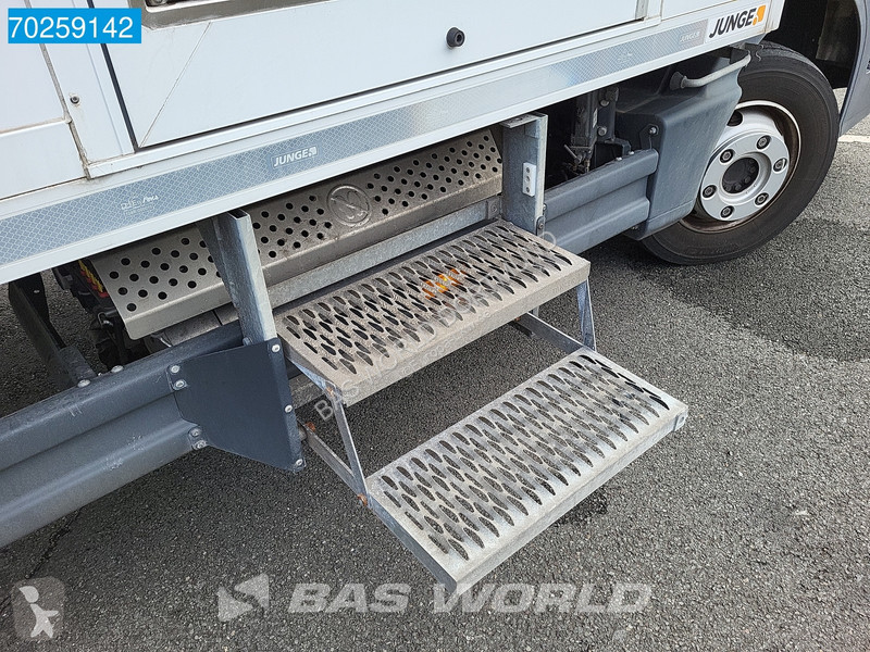 Camion Mercedes 816 4X2 7.49t Thermoking B-100...