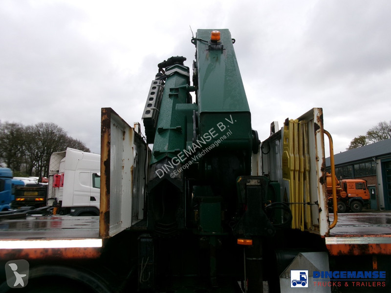 Vrachtwagen  Platform trailer + HMF 4720 K3 crane