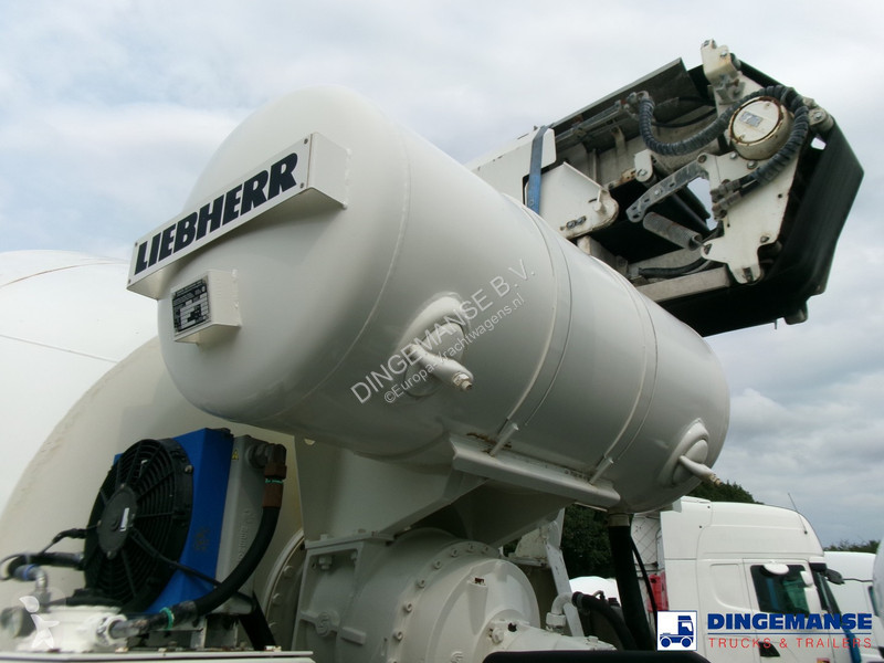 Lastbil MAN 32.360 8X4 Euro 6 Liebherr concrete...