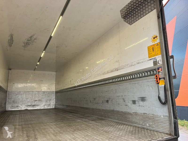 Kamion Mercedes 1827 4x2 BOX L=7560 mm