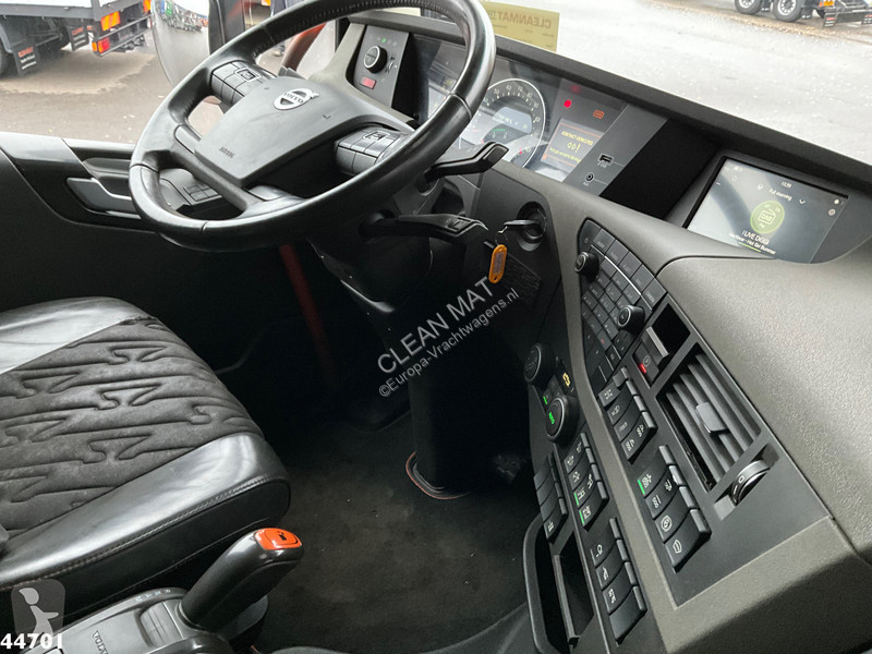 Kamion Volvo 8x4 Euro 6 Hiab 37 Tonmeter laadkraan
