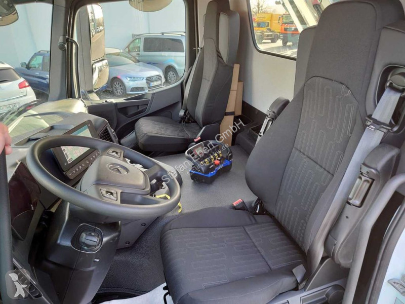 Kamion Mercedes 1832 KK 4x2 Kipper+Kran Fassi...