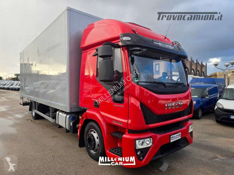Kamion Iveco 120E22 FURGONE 7,70 KM 180000 2018