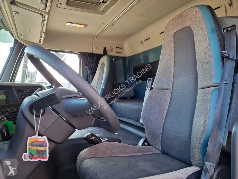 Kamion Volvo 330 4x2 - Carrier MT 18 Frigo -...