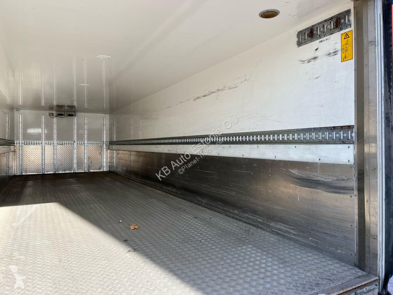 Kamion Mercedes 2735 6x2*4 BOX L=8476 mm