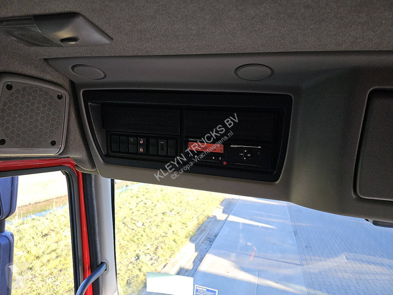 شاحنة Renault D 240 11.9T AIRCO LIFT
