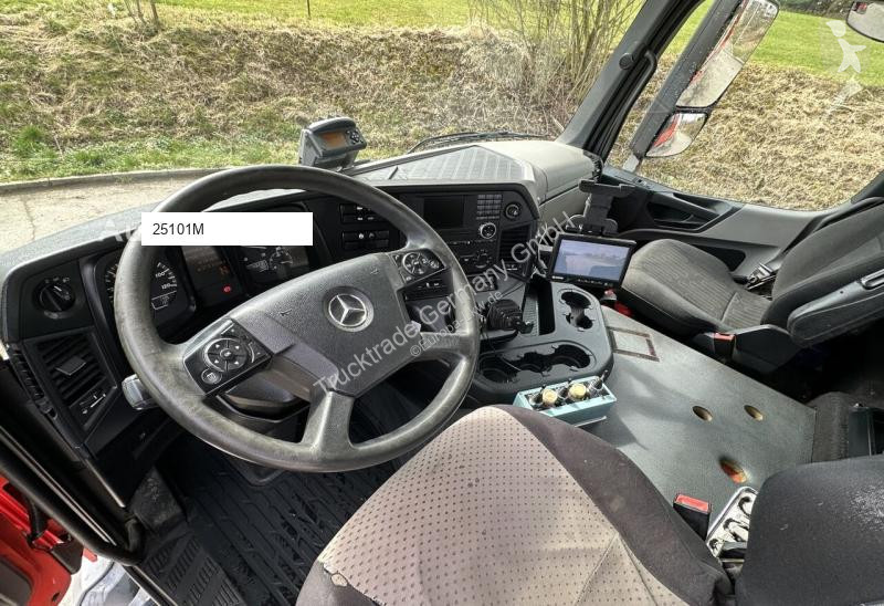 Kamion Mercedes 1832