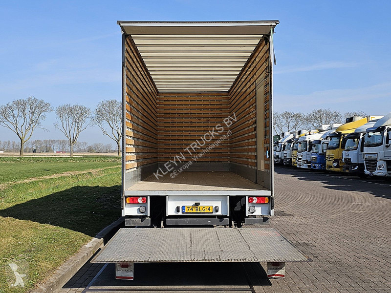 شاحنة Renault D 240 11.9T LIFT AIRCO