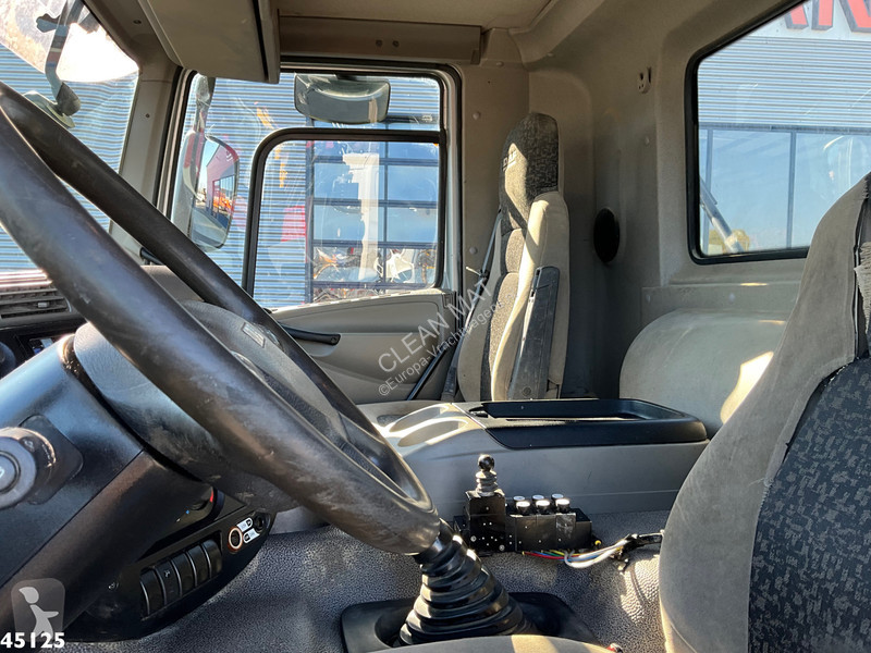 Camión DAF FAD 85  460 8x4 Hiab 16 Tonmeter...