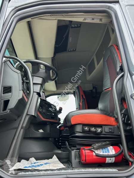 Ensemble routier Volvo FH 16 650 6x4...
