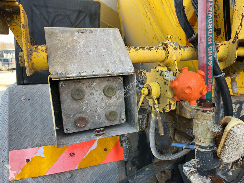 Kamion Volvo 420 8x4 INTERMIX IMF 10 m3 / FULL...
