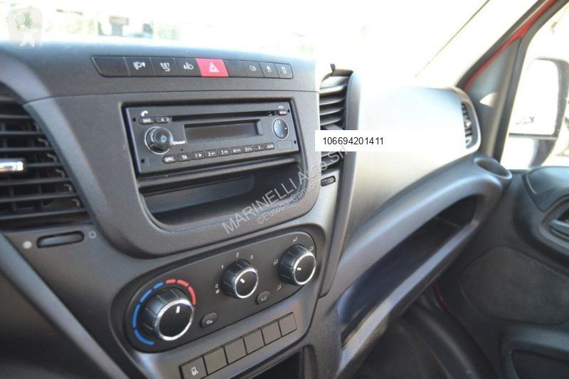 Véhicule utilitaire Iveco 35C13 2.3