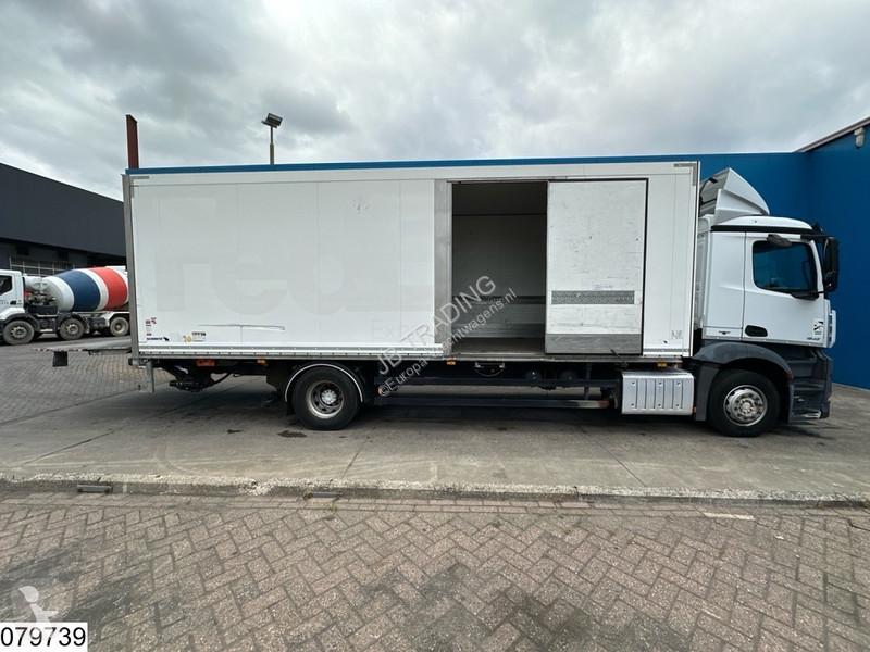 Kamion Mercedes 1842 EURO 6, Dhollandia