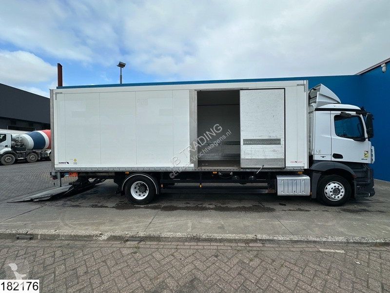Kamion Mercedes 1842 EURO 6, Dhollandia